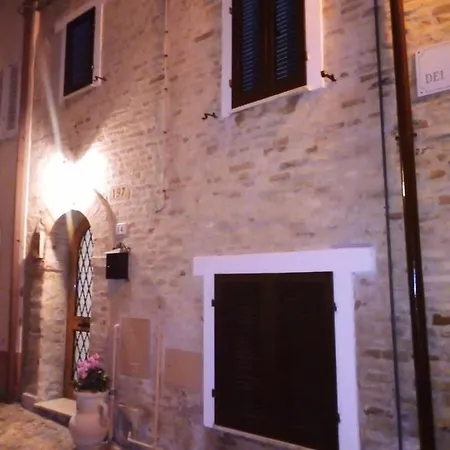 فندق مبيت وإفطار Porta Girone 3*