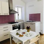 Porta Girone Bed & Breakfast 3*